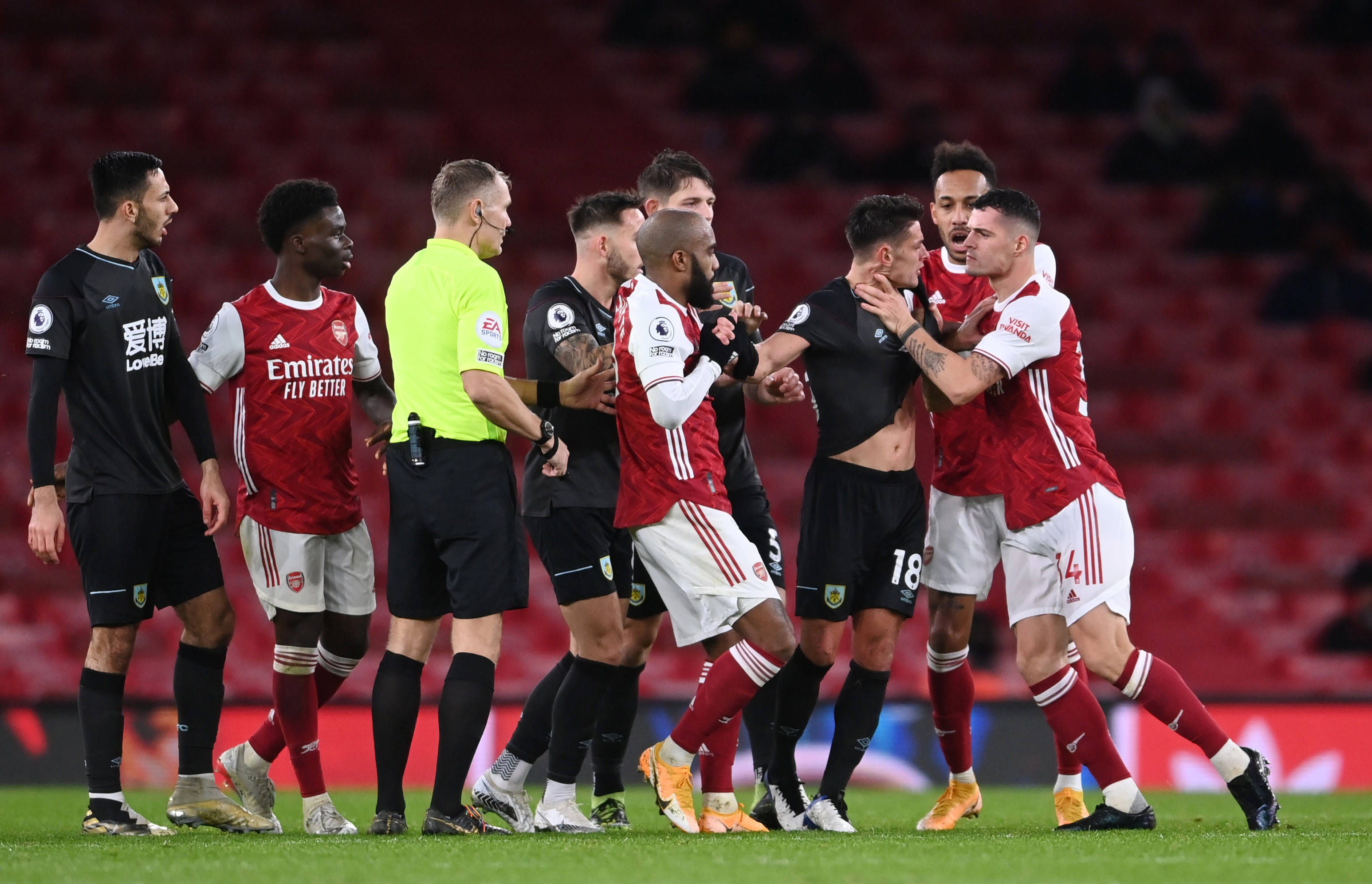 从中前场的 从中前场的